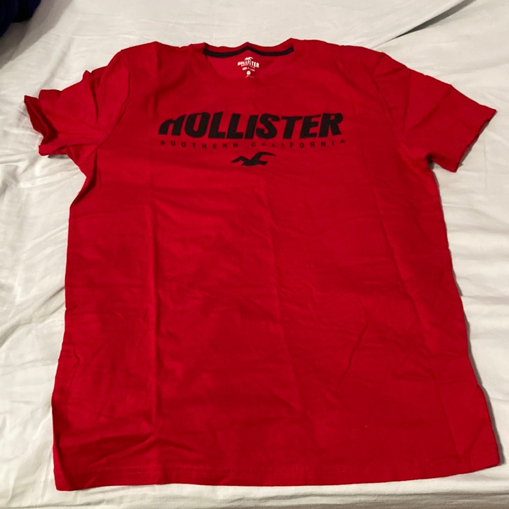 NWOT Hollister Tee in red